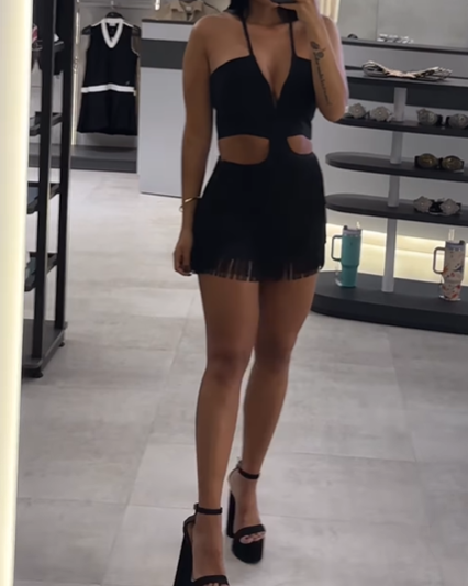 Vestido casual com franjas e cintura oca