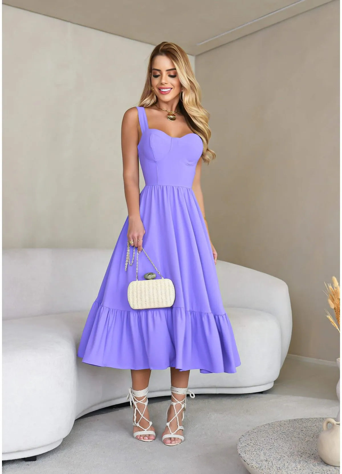 Vestido Midi c/ Babado Decote Taça Liso