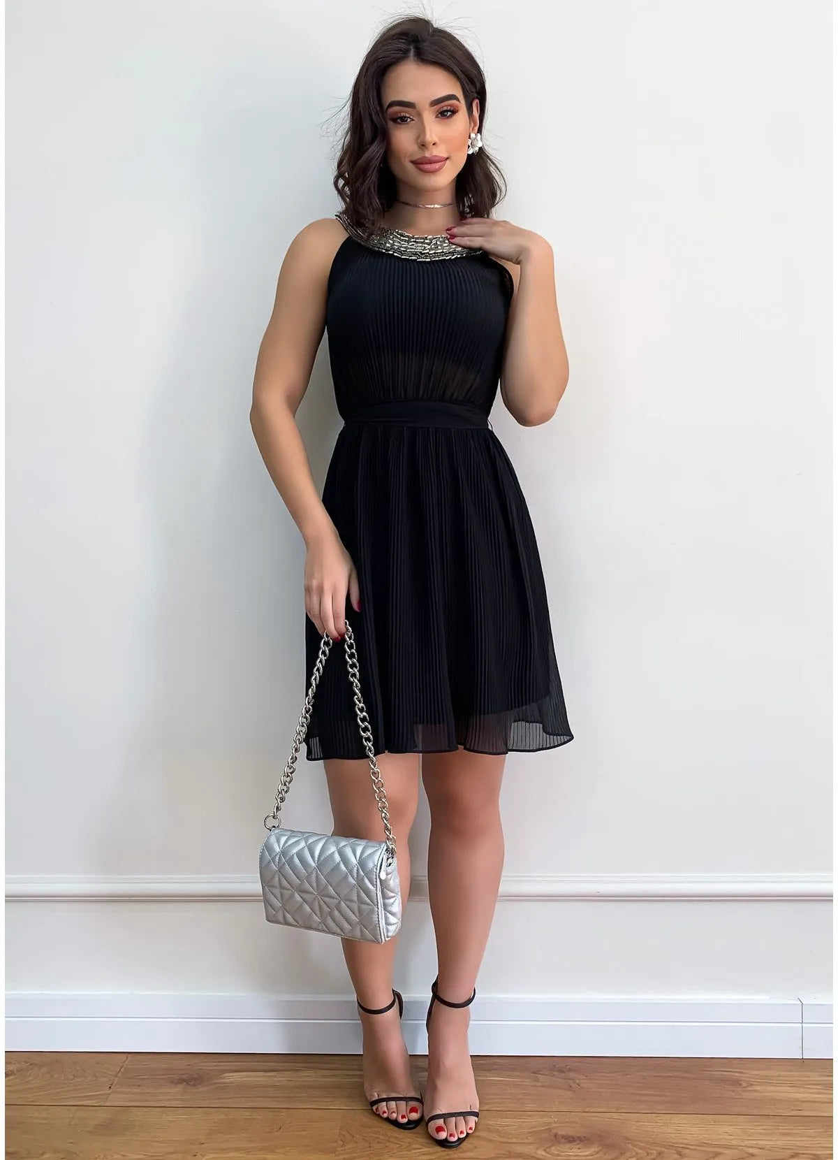 Vestido Midi Plissado Gola